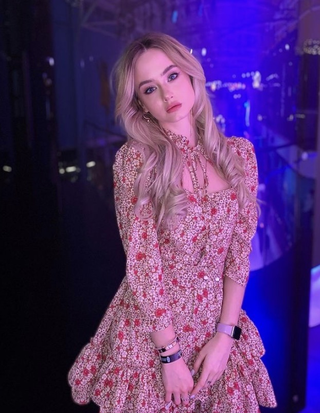 🎥 Евгения привлекальеная девушка из Миусинска цена от 6000 руб