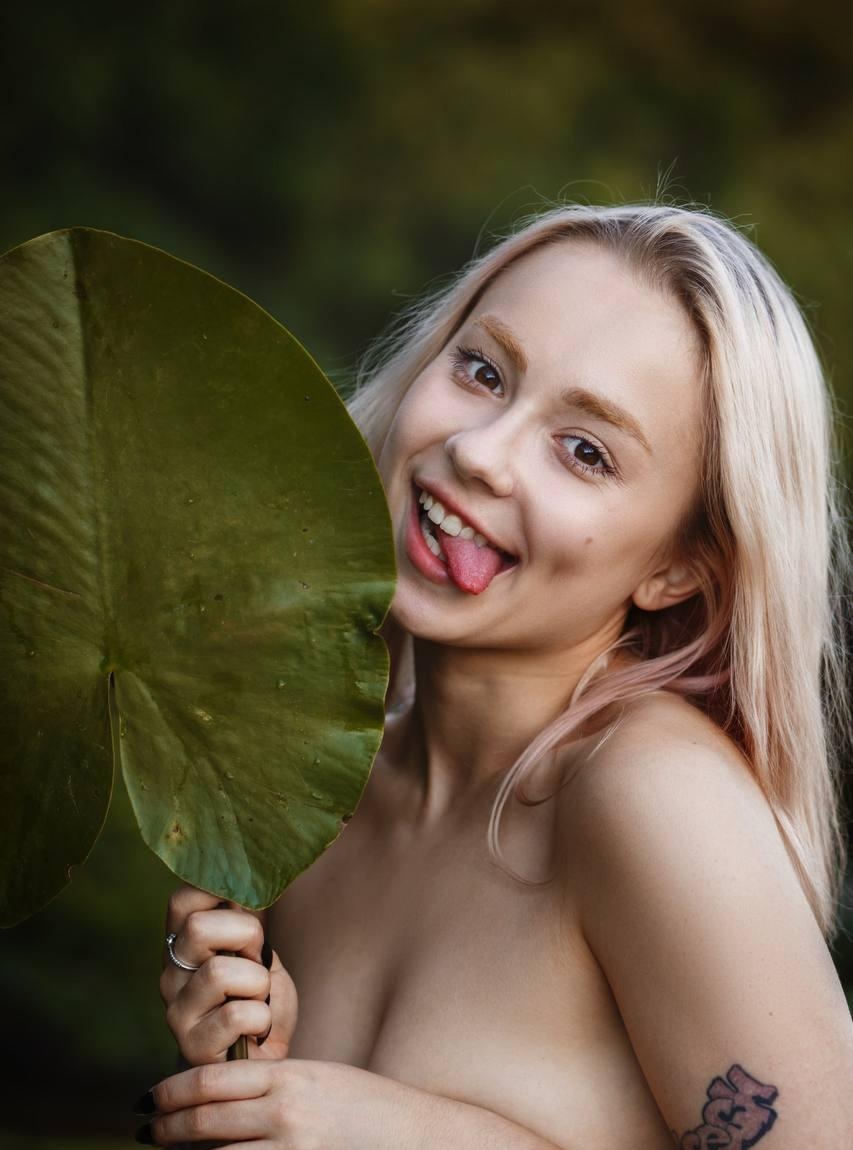 Аринка привлекальеная девушка из Миусинска цена от 7000 руб