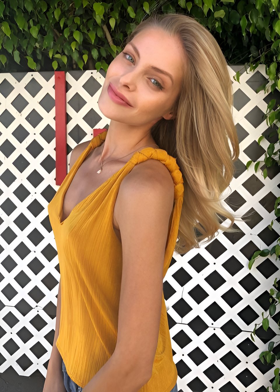 Есения привлекальеная девушка из Миусинска цена от 10000 руб