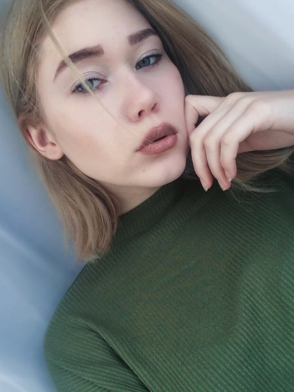 Клара привлекательная девушка из Миусинска цена от 3500 руб