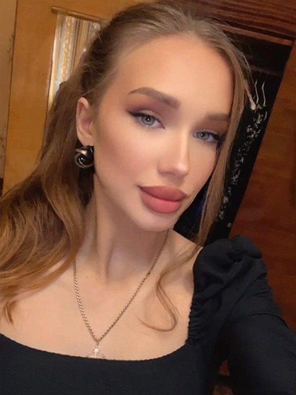 Алиса привлекательная девушка из Миусинска цена от 3000 руб