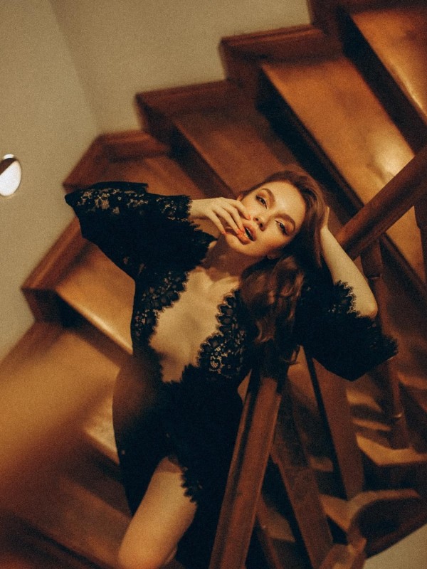 Алина привлекательная девушка из Миусинска цена от 4000 руб