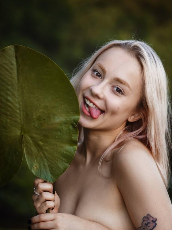 Аринка привлекательная девушка из Миусинска цена от 7000 руб